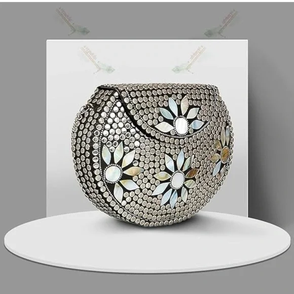 Silver clutch/ hand bag / shoulder bag with mother of pearl flowers - Picture 2 of 6